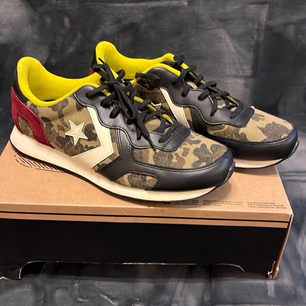 Converse men’s 10